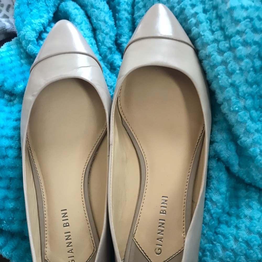 Gianni Bini nude ballet flats